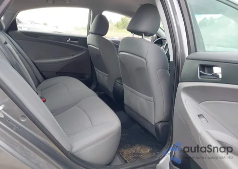 2013 Hyundai Sonata Gls z USA, uszkodzony, nr VIN 5NPEB4AC6DH677045